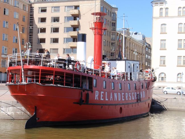 でもこんな船上レストランを発見したり、