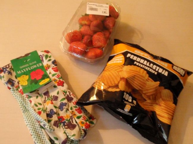 観光後、スーパーでお菓子などを買ってホテルに戻り、しばし休憩Time。<br />ディナー前にポテトチップスが止まらなかった。。