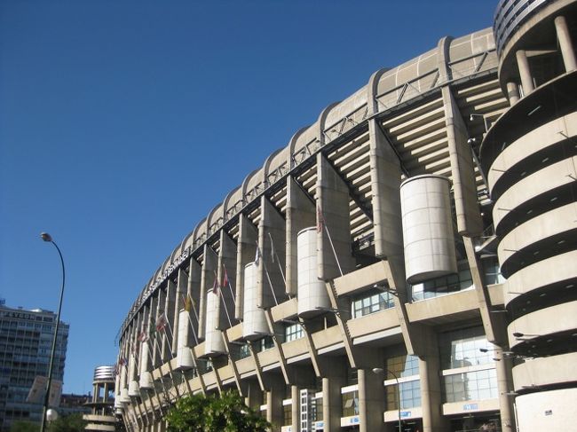 買い物に熱中しすぎて計画変更！<br />ZARA安いし！！<br /><br />でもがんばって着いたスタジアム♡