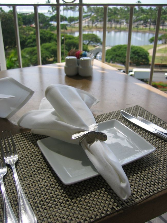 そのお目当ては・・<br /><br />アラモアナセンター内の<br />『マリポサ』！！<br /><br />来てみたかったのよ〜〜☆