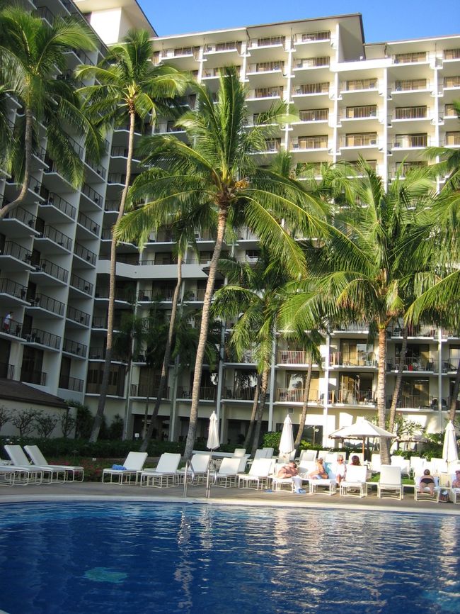 ハレクラニの<br />『ハウス・ウィズアウト・ア・キー』で<br />サンセットとフラダンスのショーを<br />見ながらのﾃﾞｨﾅｰです（*^_^*）