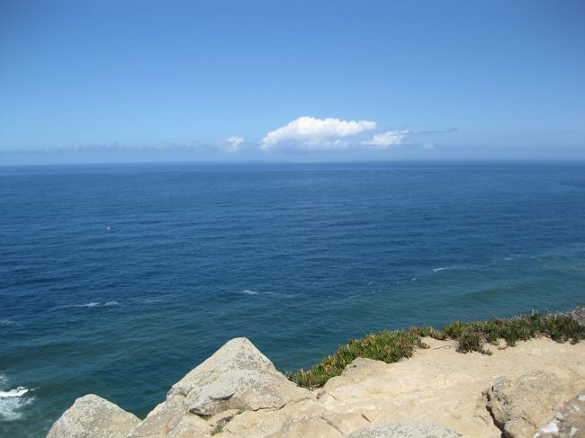 彼らはこの海を航海してきたのです。（ロカ岬）