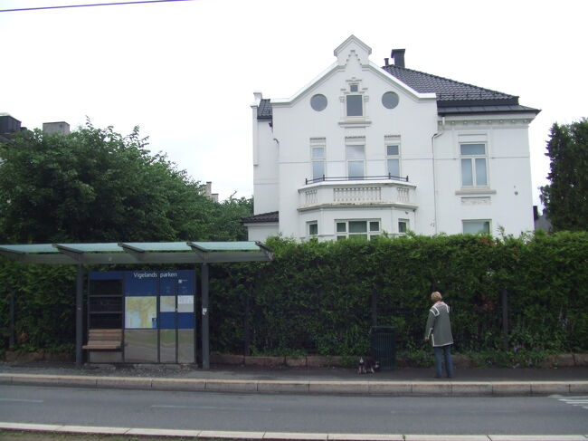 トラム乗り場の前は普通の住宅街