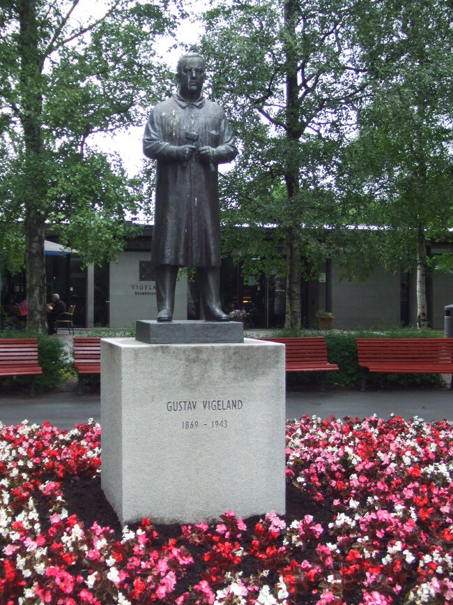 この人がグスタヴ・ヴィーゲラン（1869～1943）<br />作品の解説を一切拒否しているそうです。<br />行くまで全く知らなかったけど行ってよかったのでお勧めします！