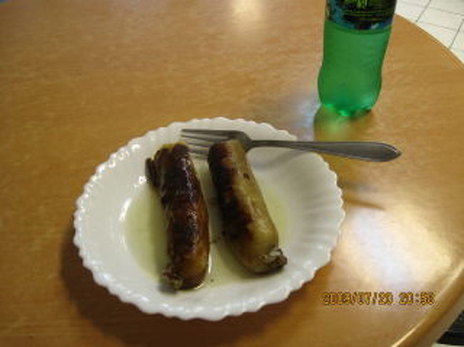 じゃがいものソーセージ。<br /><br />確かに意外性はあった。<br />ただ見ての通り、オイリー。