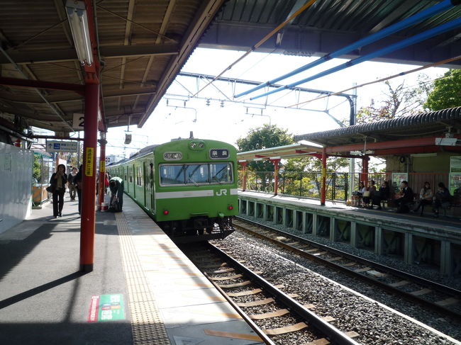 JR奈良線に乗って<br />東福寺駅から稲荷駅へ<br /><br /><br />降りたら目の前に伏見稲荷大社