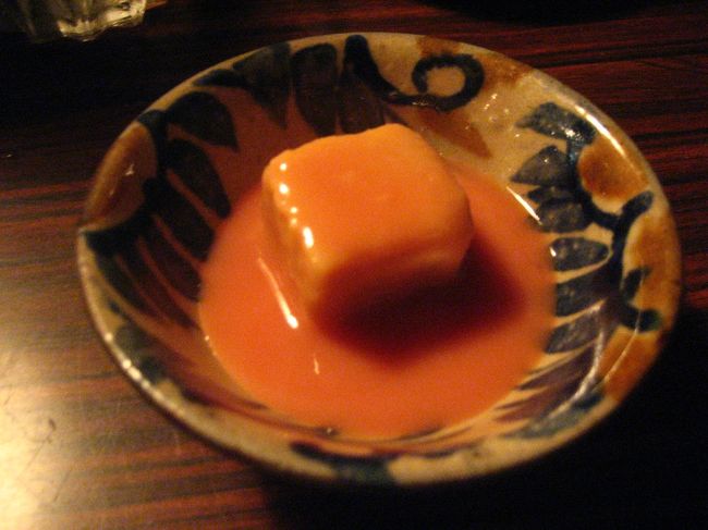 定食には含まれていませんが、「豆腐よう」を試してみることに。<br />「ワインにはチーズ、泡盛には豆腐よう」と聞き、<br />注文してみました。<br />島豆腐を麹、泡盛によって発酵・熟成させた発酵食品で豆腐というよりはチーズのような味がします。<br />箸で少しずつ削りながら、泡盛と一緒に食べると、これが相性抜群でした！