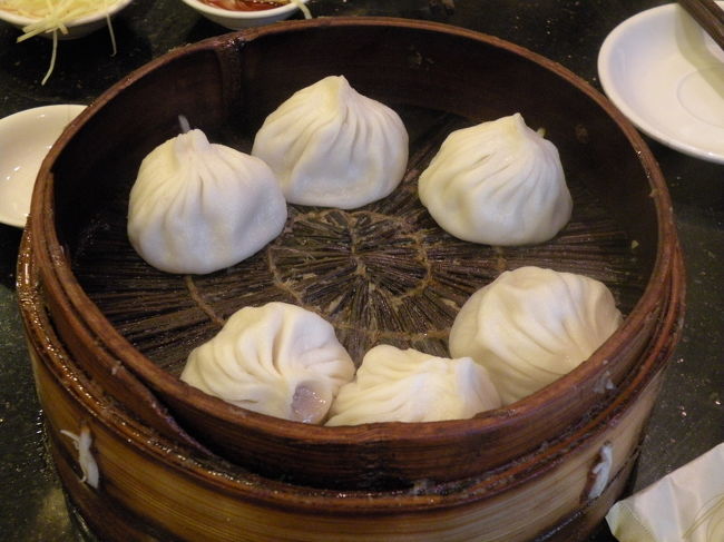 南翔饅頭店<br /><br /><br />朝から小籠包