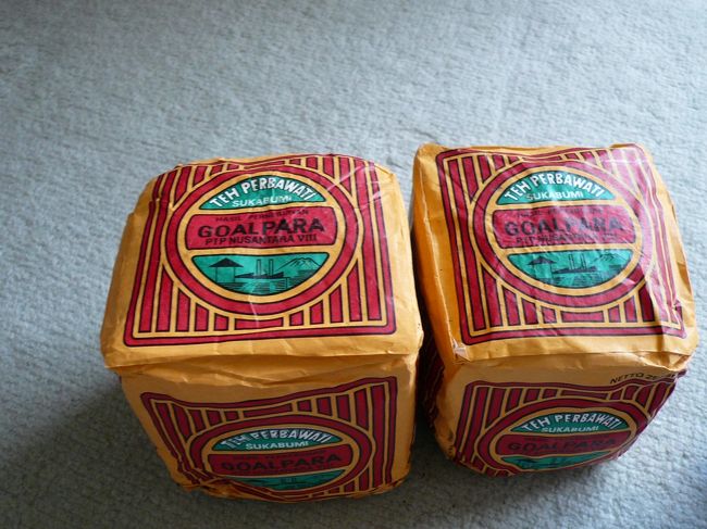 ジャワティー　250g<br /><br />カルフールで＠5,775ルピー<br /><br />ティーパックに入っていない茶葉のみのタイプ。