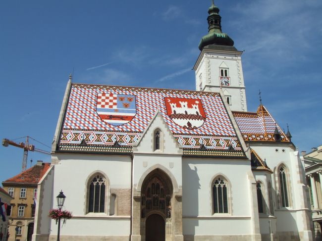 聖マルコ教会。<br />屋根のモザイクが鮮やかです。