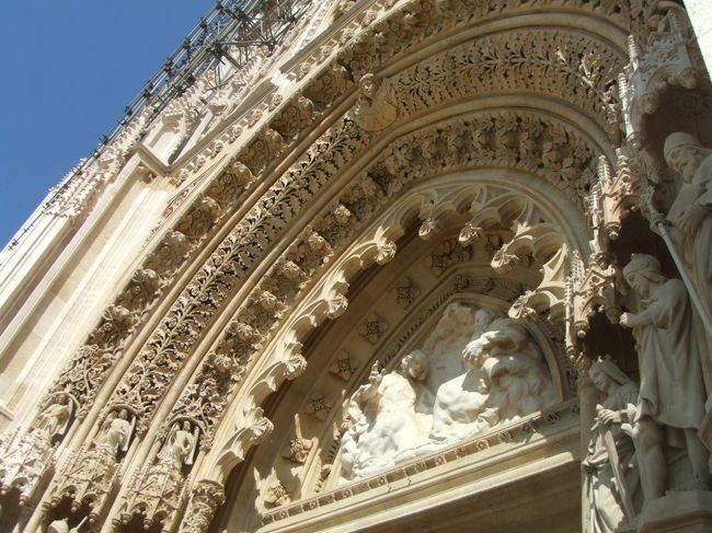 大聖堂に入ります。