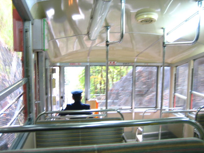 帰りは、ケーブルカー＾＾<br /><br />この時間、上りは満員ですが、下りはガラガラ！<br />楽ちんです♪