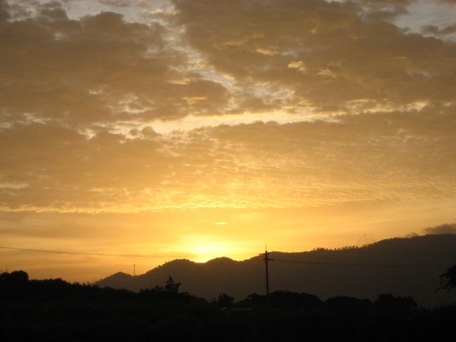 翌日AM5:00起床。<br />6:30には外へ散歩にでかけます。<br />きれいな朝焼けを見ることができました♪