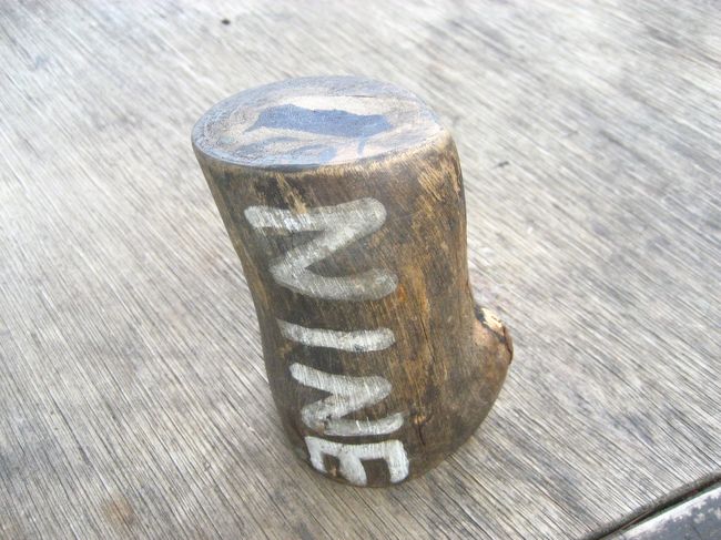 受付で料理を注文し、代金を支払うと、<br />可愛らしい番号札を渡されます。<br />６９カフェなので、６の次は９でした＾＾