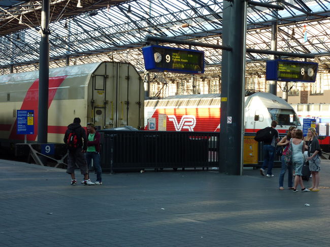 改札がなく、直接列車に乗り込むというスタイルは、今回が初めてです。