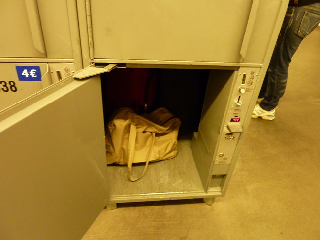 昨日の下見が効を奏し、すんなり荷物をコインロッカーに入れることができました。