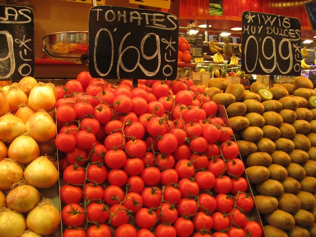 トマトってこんな風になるの？<br />家でなってるトマトと違う！