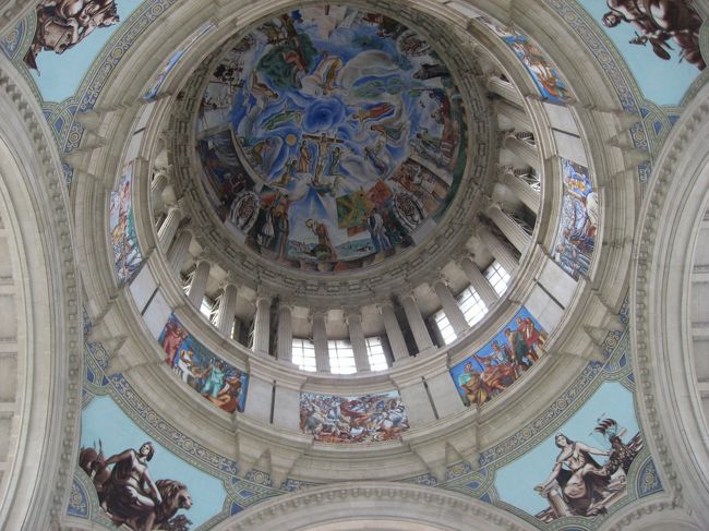 カタルーニャ美術館の天井。