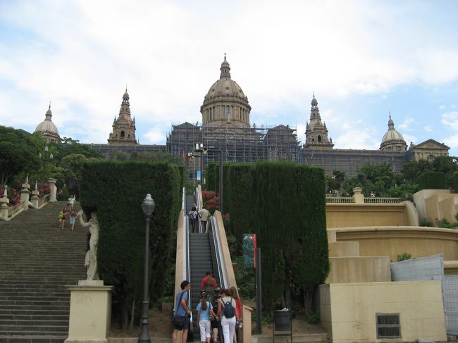 王道の道から来ると、ちゃんとエスカレーターもある！