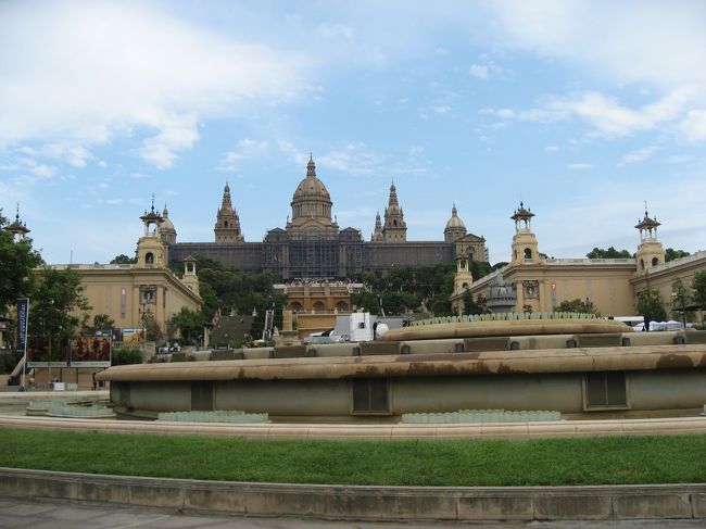 この噴水はもしかして、噴水ショーをやる噴水でしょうか。<br />残念ながら私は噴水ショーは見れませんでした。