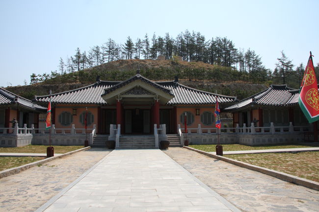 入るとすぐに卒本のソソノの家。