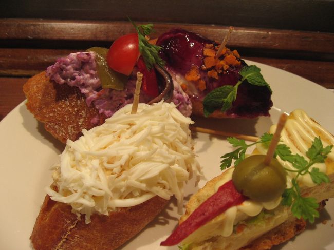 バルセロナのどこで食べてもやっぱこの白いカニみたいなのが載ったタパスが美味しかったです。