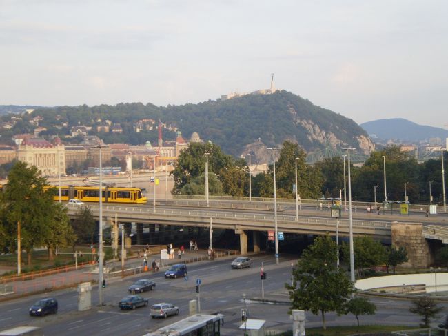 翌朝のホテルのベランダより