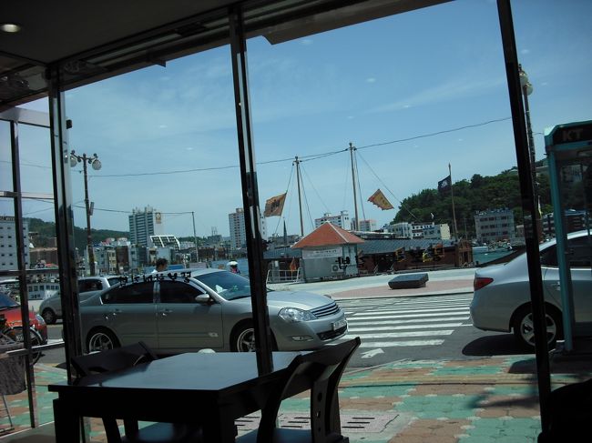 お店は「亀甲船」の前にある<br />「トゥンポ　ハルメキンパ」<br />１人前：4,000ウォン