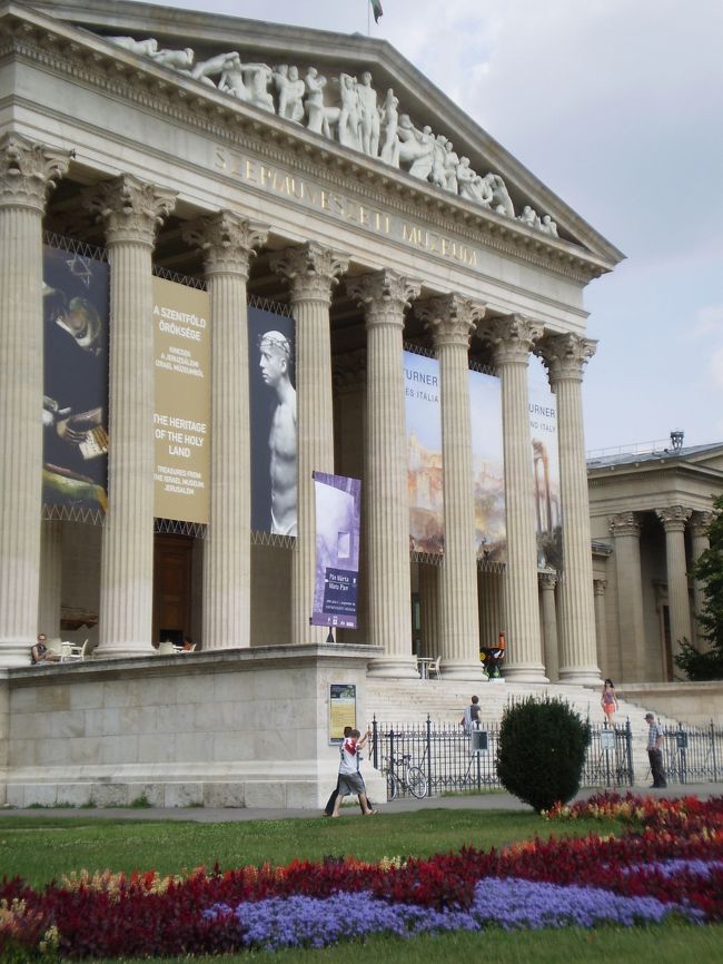 西洋美術館、館内は300フォリントで撮影できましたが、絵画が見たく、撮影をやめました。ゴヤ、ゴーギャン、モネ、色々と見て楽しみました。約3時間