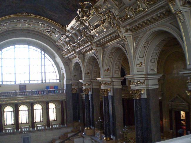 館内、2階の廊下より