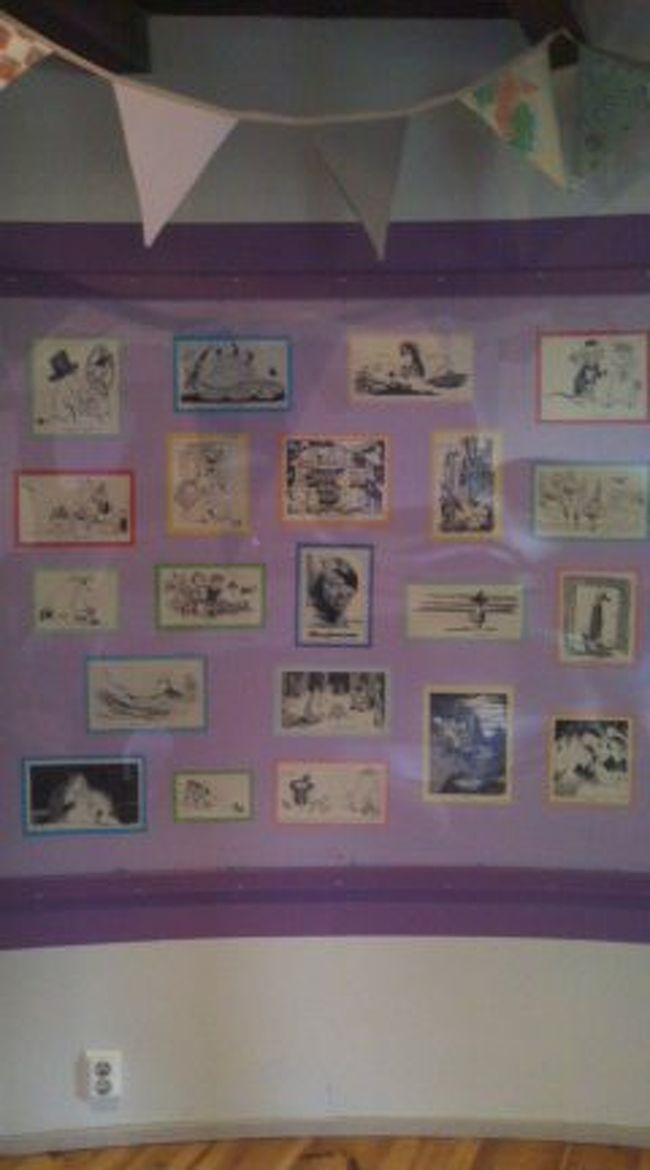 原画がたくさん並んでいます♪<br />真ん中には、ヤンソンさんのお写真がありました(^-^*)