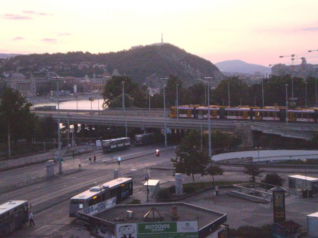 ホテルのバルコニーより日没