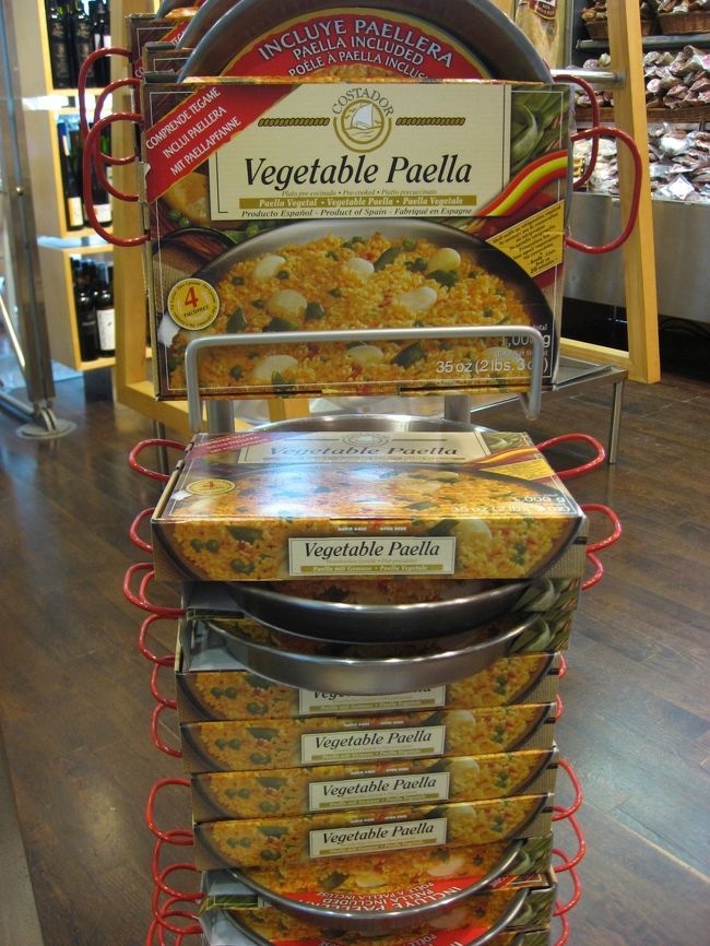 さすがスペイン。<br />お土産パエリアセット売ってました。<br />しかもしっかり重い！