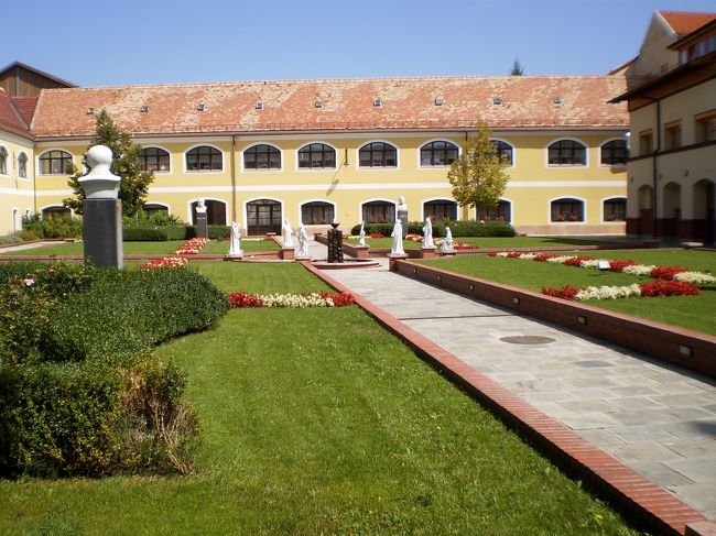 博物館裏の中庭