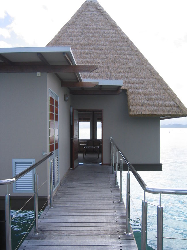 宿泊するバンガローはこんな感じです。