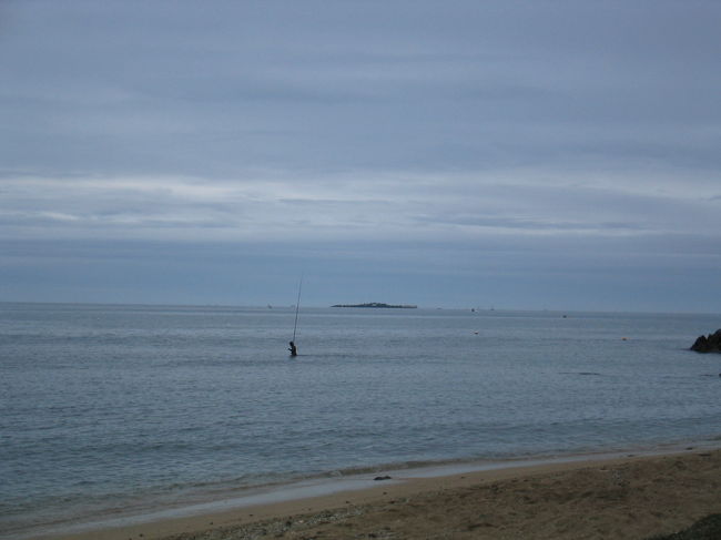 ヌメアへ移動し、ヌメアからみたメトル島。