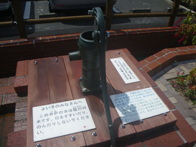 井戸です<br /><br />この先のおはなはんどおりへ