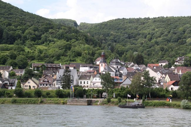 次から次へと町や村が現れます