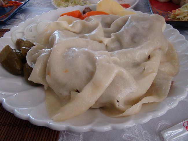 チャンスン・マハ　塩茹での肉です。上にクレープのようなものがかかってました。