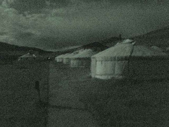 夜は真っ暗闇。懐中電灯ないとトイレに行けません