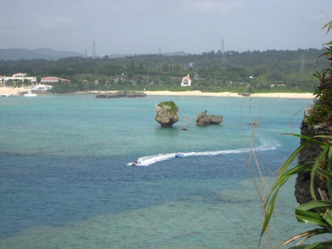 なんか夫婦岩ちっくのがある〜。