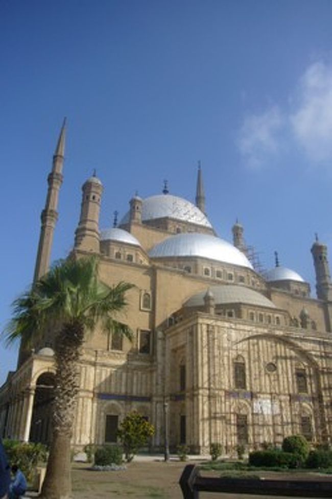 外観は工事中でした。