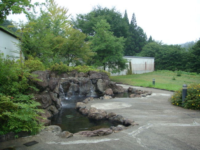 開放的な露天風呂です。<br />お肌ツルツルです。