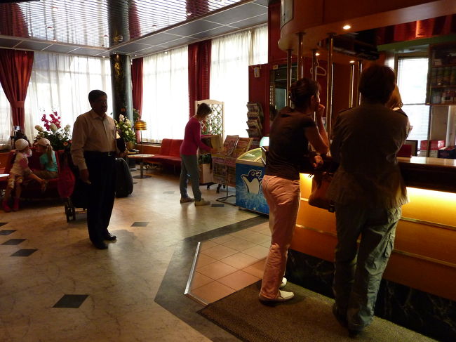 チェックアウトを済ませ