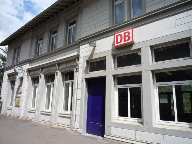 ザンクト・ゴアールへの戻りはDB(ドイツ鉄道)を使いました。船では１時間以上かかる距離も、電車ではたったの１０分強で、あっという間に着きました。