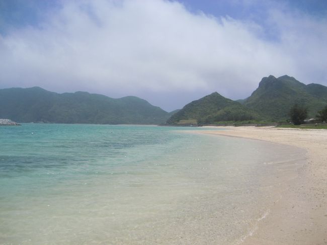 このアガリ浜も遠浅で、水着に着替えて入りましたが、海の中へ１００ｍ以上歩いていけました。どこまでも行けたので、途中で引き返したくらいです＾＾；