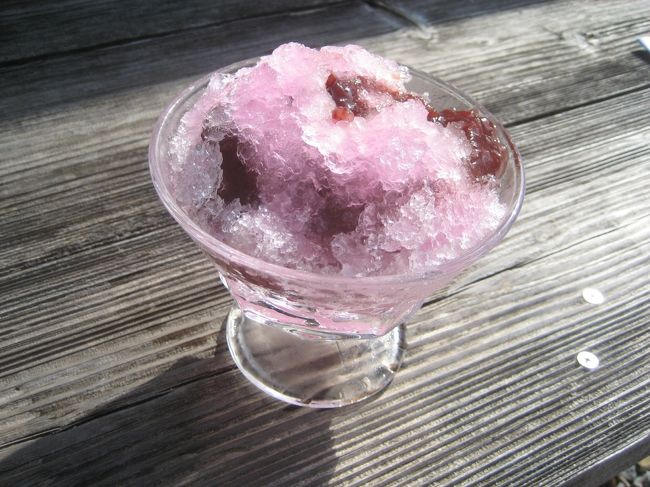 ガイド終了。あとは夕食の時間まで自由時間♪<br />暑かったので、「かき氷」の文字を見て、<br />一度通り過ぎたのを引き返したくらい（笑）<br />畑をやってるおばちゃんで、色々お話しました。<br />かき氷、美味しかったです☆