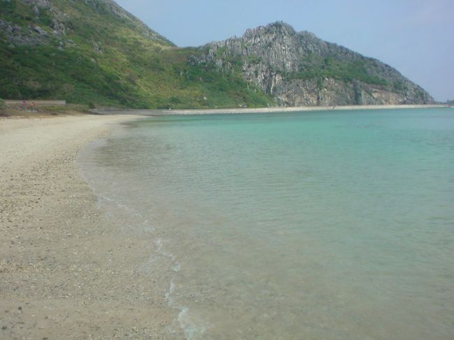 再びアンジェラ浜へ。<br />潮がひいて昨日とはまた違った印象です。