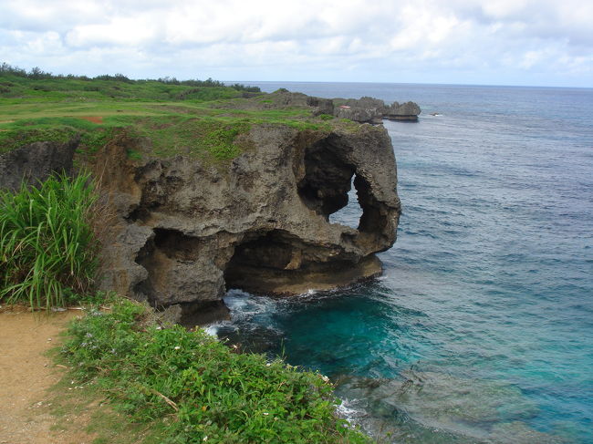 　万座毛。<br /><br />　あの上にも立ってみたい・・・