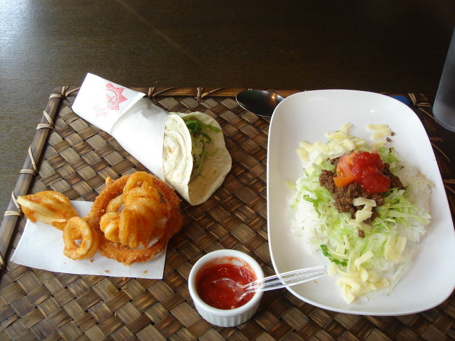 　最後の沖縄料理は、タコライス。